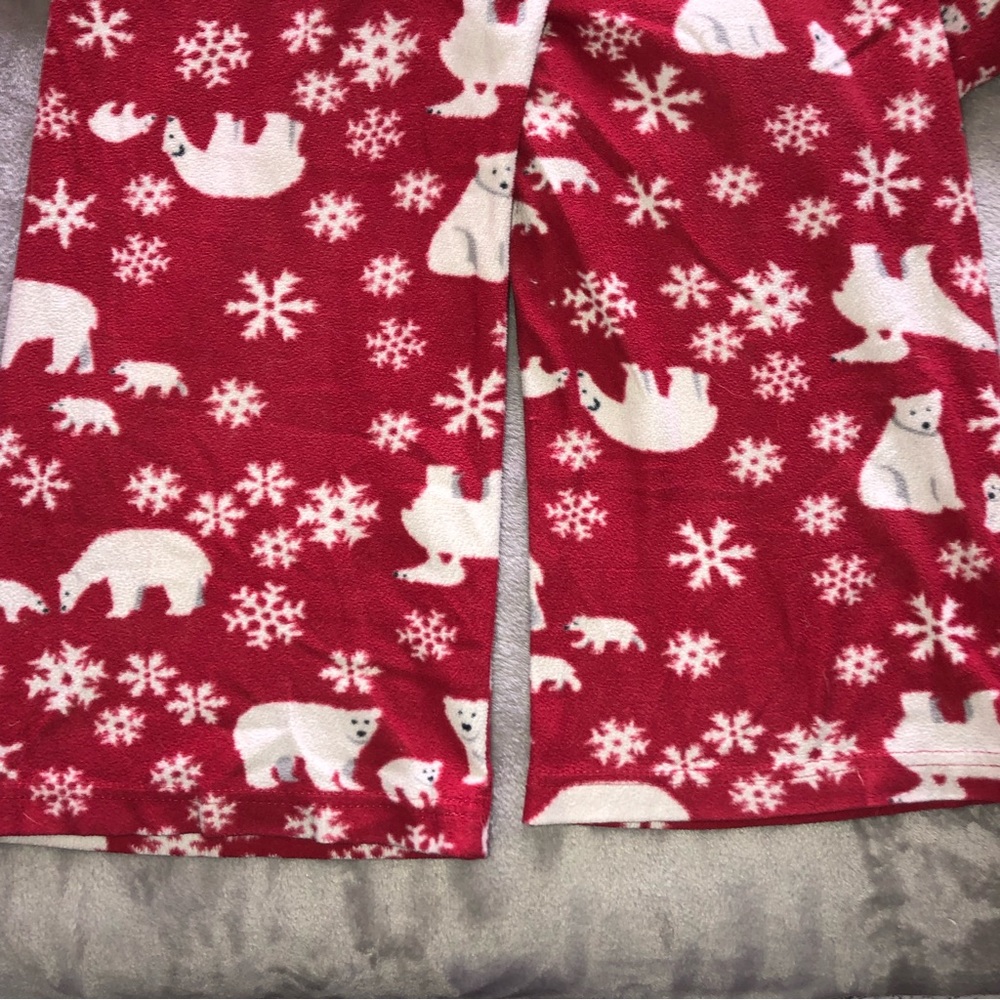 Oscar de La Renta red winter/ Christmas pajamas with polar bear print/sleepwear - Picture 8 of 10